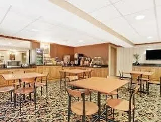 Hotel Days Inn By Wyndham Newport News City Center Oyster Point