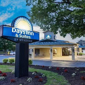 Days & By Wyndham Colonial Hotel