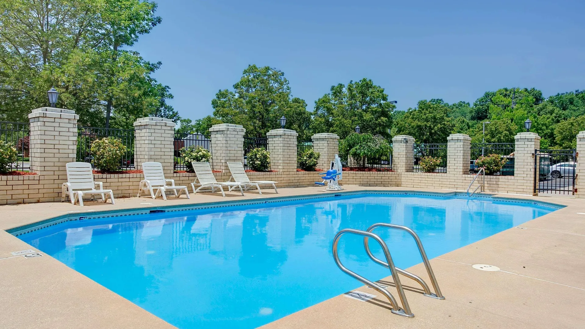 Hotel Days Inn By Wyndham Newport News City Center Oyster Point